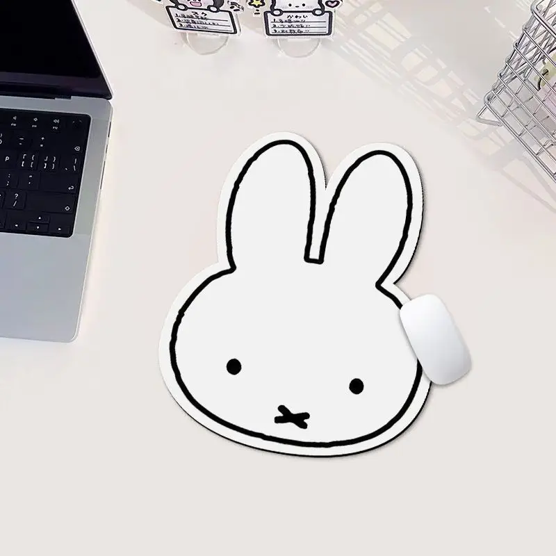 وسادة فأرة على شكل أرنب كاوايي - مراجعة Desk Setup Carpet وسعره